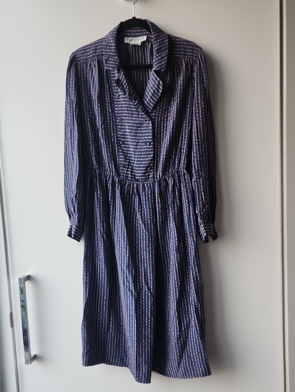 Vintage Gloria Vanderbilt 100% Silk Colourful Stripe Pattern Midi Shirt Dress